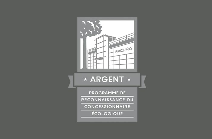 Un écusson soulignant le statut Argent dans le Programme de reconnaissance du concessionnaire écologique